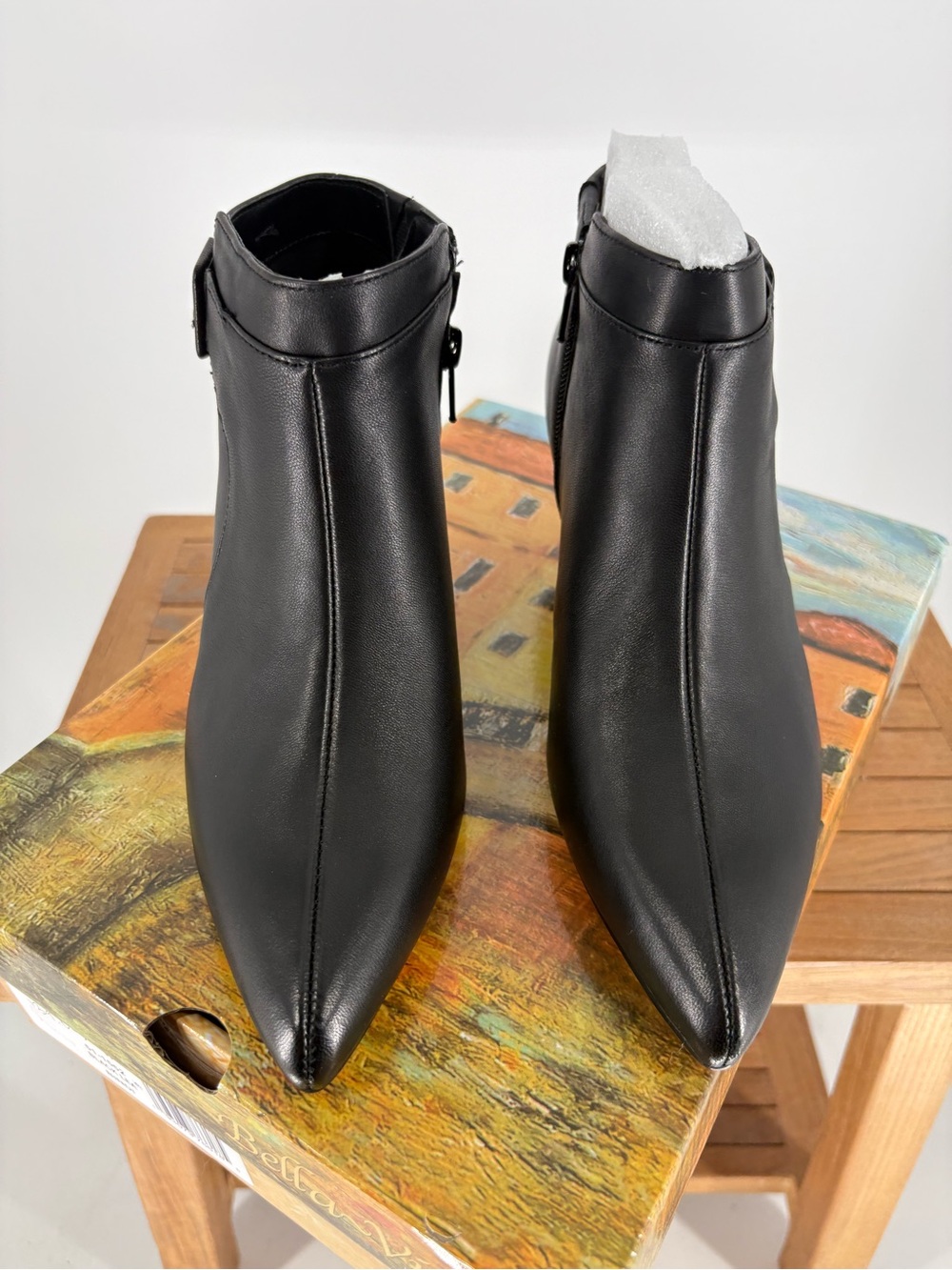 New women’s Bella Vita Black Leather Pointed Toe Ankle Boots size 7 W - Picture 5 of 8